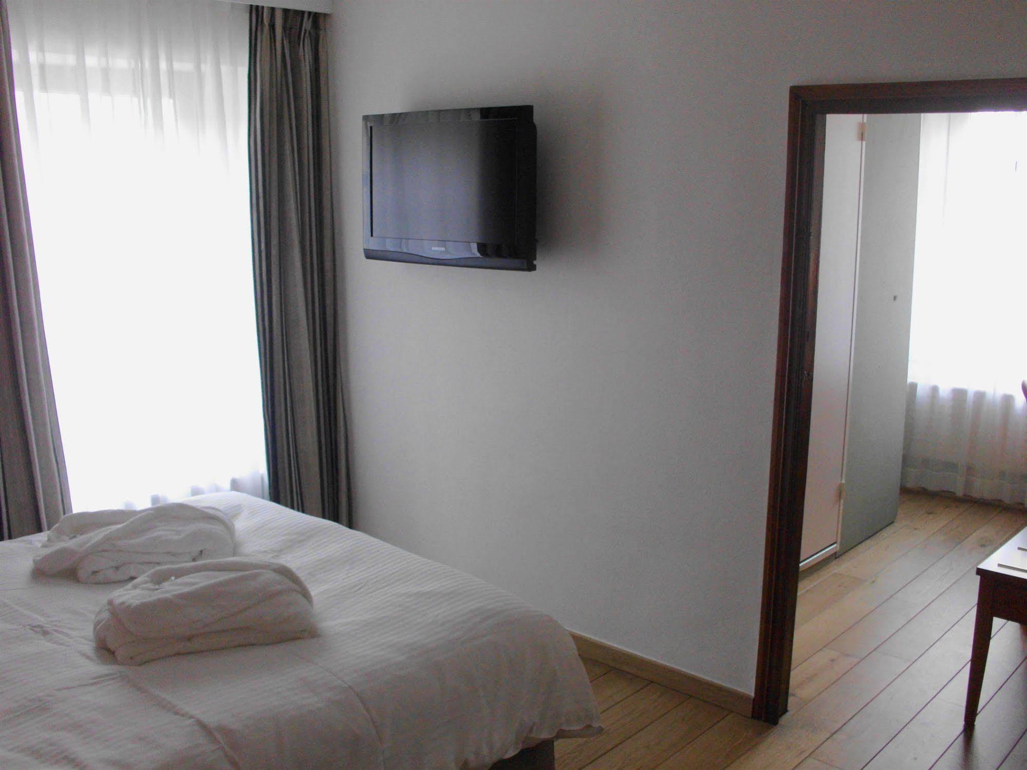 Hotel Le Fournil Redu Εξωτερικό φωτογραφία