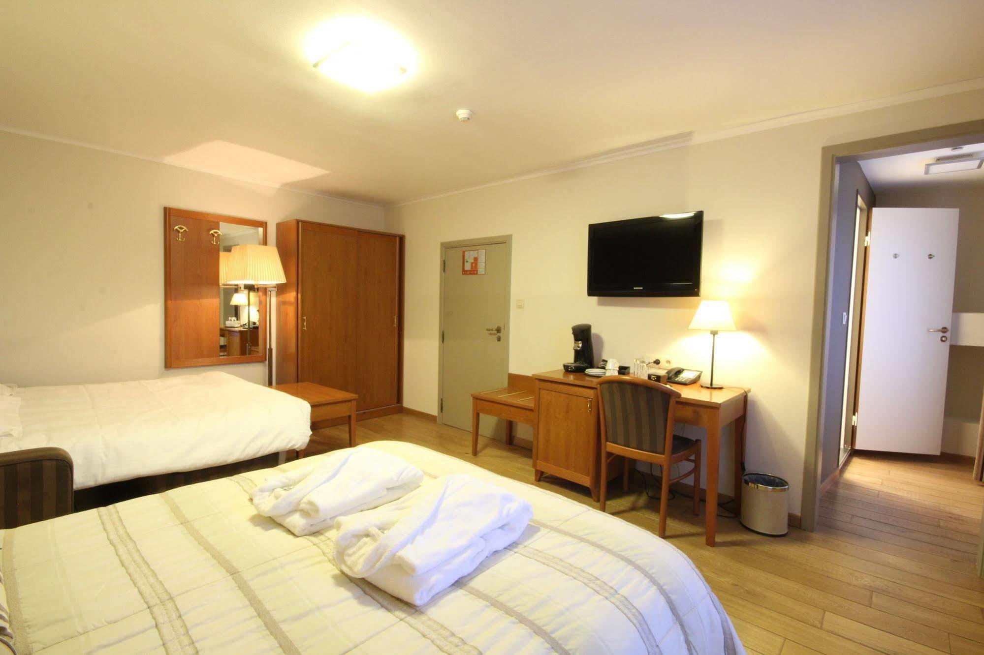 Hotel Le Fournil Redu Εξωτερικό φωτογραφία